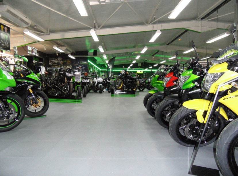 Kawazaki Motoworld en dalles PVC PRO7 gris moyen