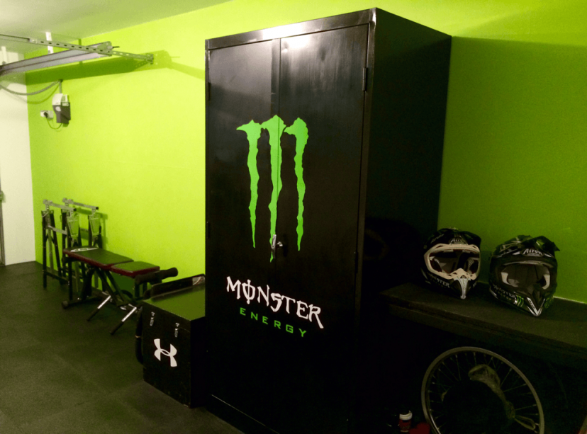 Garage de particulier en dalles PVC BUDGET 5 GARAGE